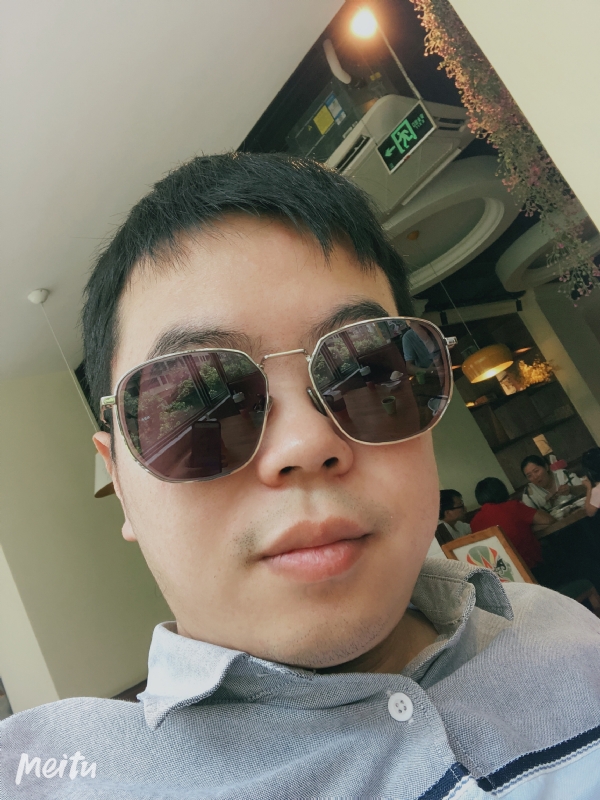 月台等路人的第一张照片--云霄相亲网