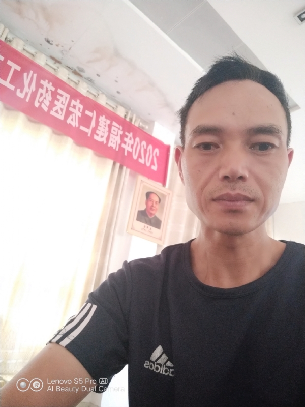 向往彩虹的第三张照片--云霄相亲网