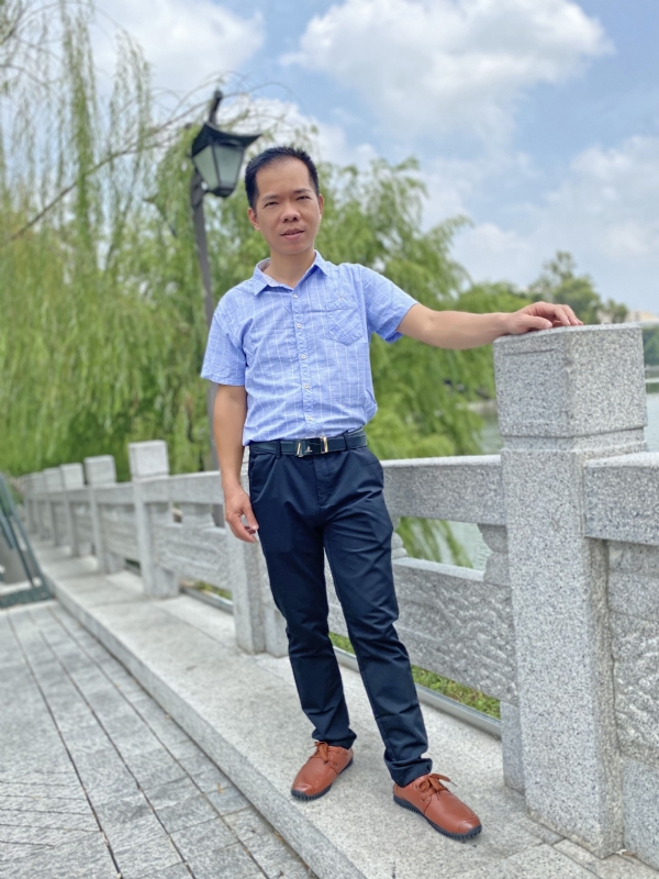 奇峰向阳的第一张照片--云霄相亲网