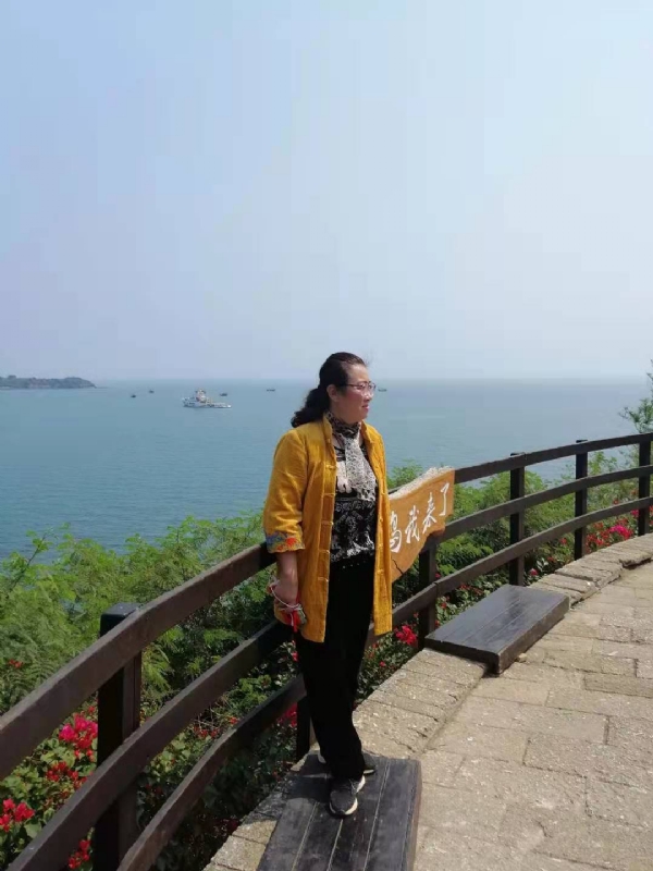 曦若半秋的第一张照片--云霄相亲网