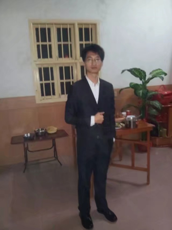 潇湘剑雨的第一张照片--云霄相亲网