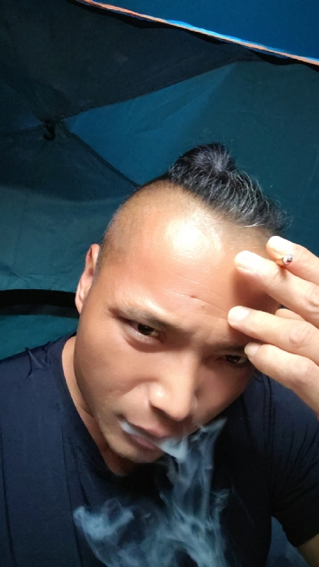 伯爵的第四张照片--云霄相亲网